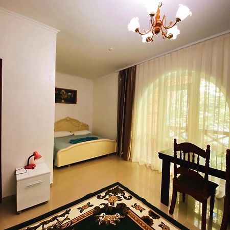 Hotel Perlyna Podillyа Sataniv Esterno foto
