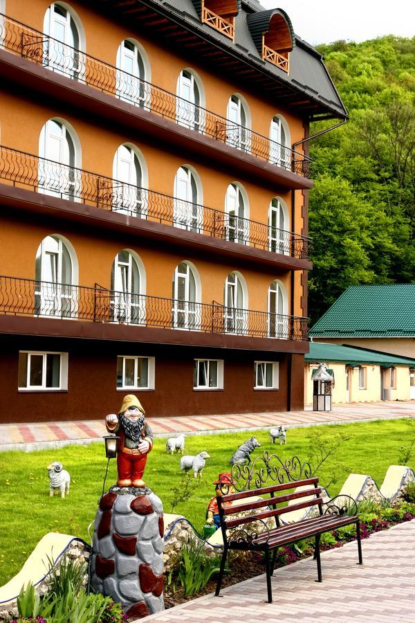 Hotel Perlyna Podillyа Sataniv Esterno foto