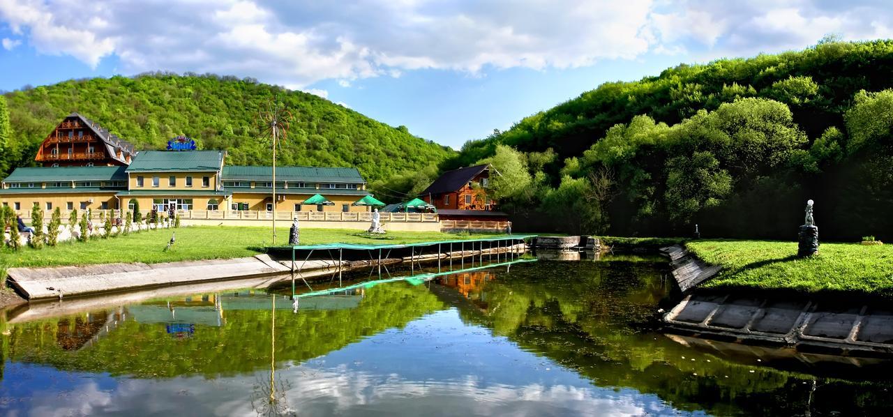 Hotel Perlyna Podillyа Sataniv Esterno foto