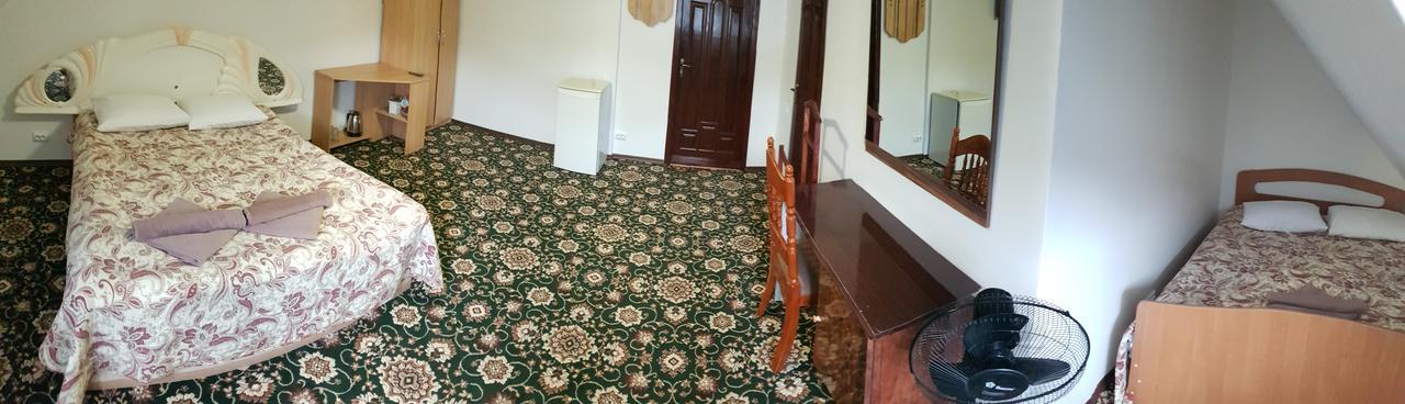 Hotel Perlyna Podillyа Sataniv Esterno foto