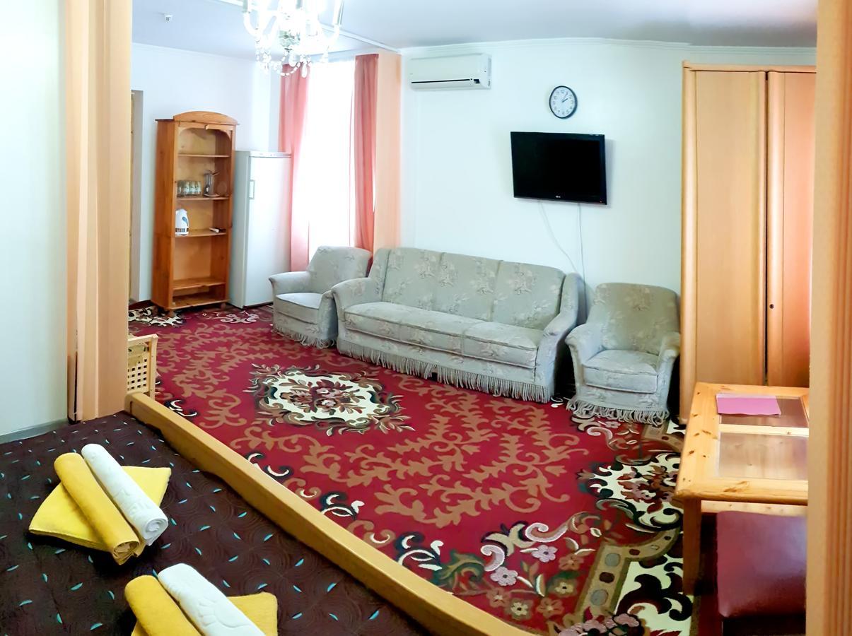 Hotel Perlyna Podillyа Sataniv Esterno foto