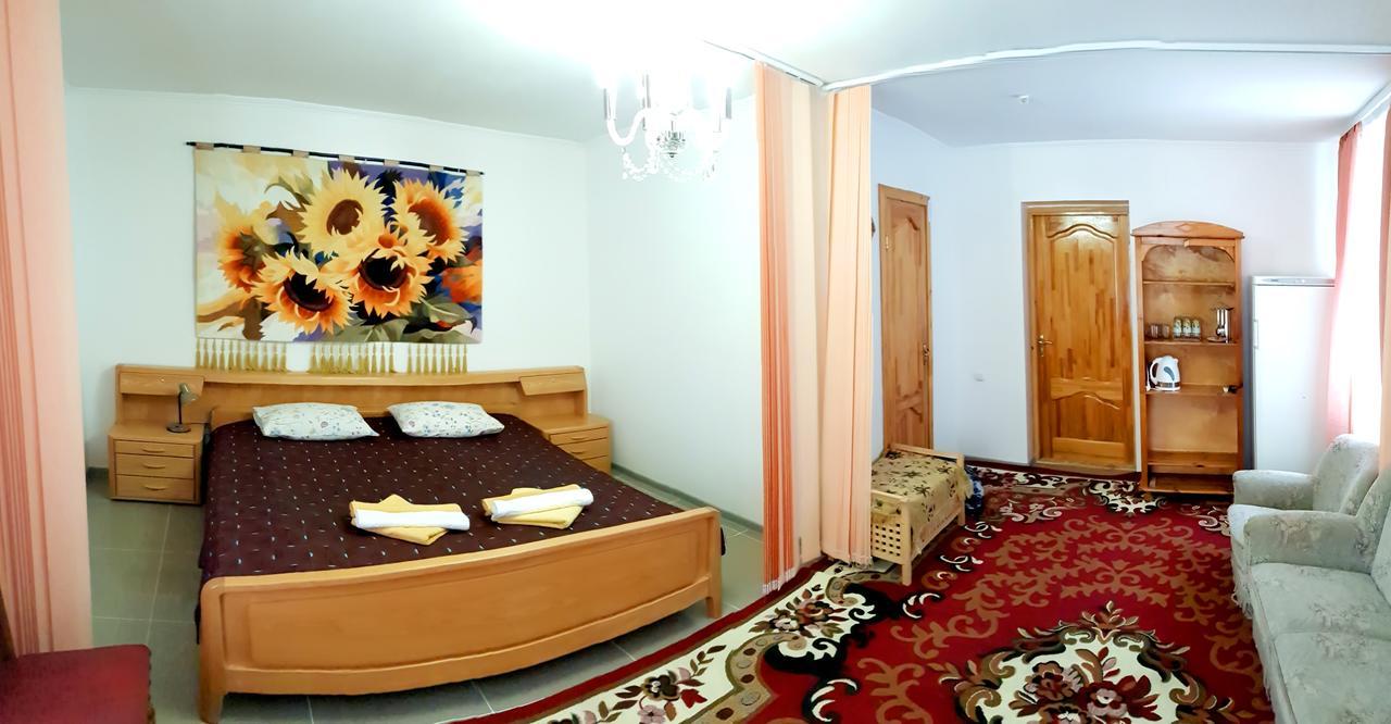 Hotel Perlyna Podillyа Sataniv Esterno foto
