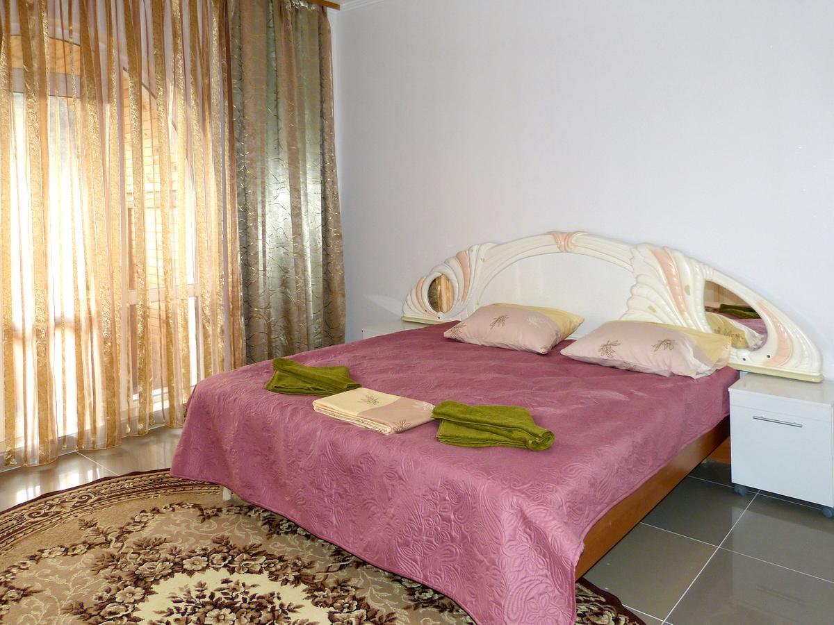 Hotel Perlyna Podillyа Sataniv Esterno foto